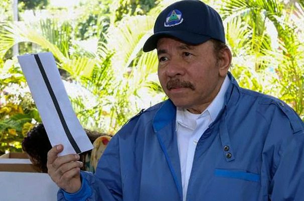 Daniel Ortega toma el mandato por quinta vez, con 75% de los votos