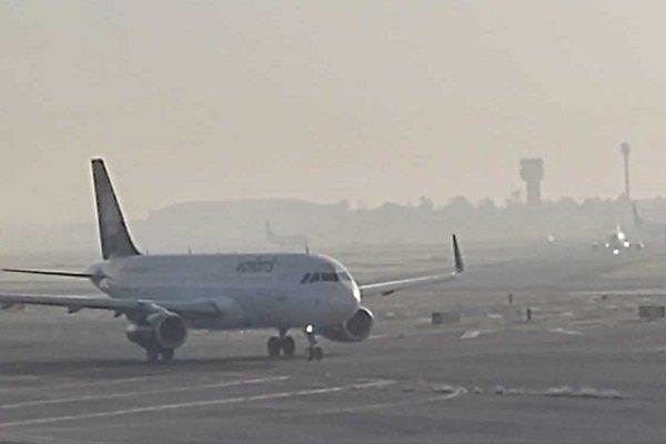 Por segundo día consecutivo, banco de niebla provocó retrasos en el AICM