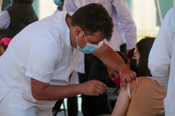 Gobierno anuncia vacunación contra Covid-19 a menores entre 15 a 17 años