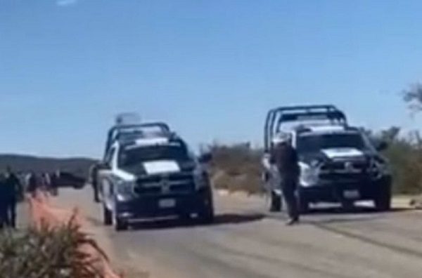 Policías de Zacatecas organizan arrancones en patrullas #VIDEO