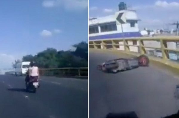 Mujeres chocan contra muro de contención y caen desde puente vehicular, en Neza #VIDEO