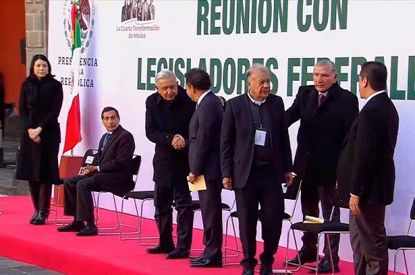 "Vamos a sacar adelante la Reforma eléctrica", prometen a AMLO diputados