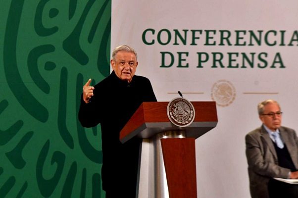 AMLO se reunirá con diputados que avalaron el PEF 2022