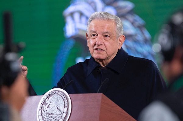 AMLO anuncia campaña mediática para que se conozca la Reforma eléctrica