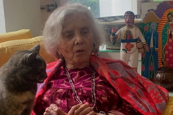 Roban casa de la escritora Elena Poniatowska, en CDMX