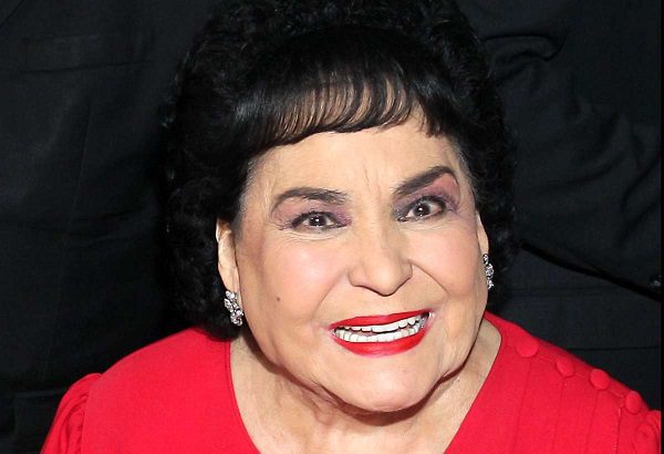 Eugenio Derbez ofreció ayuda a Carmen Salinas, revelan familiares