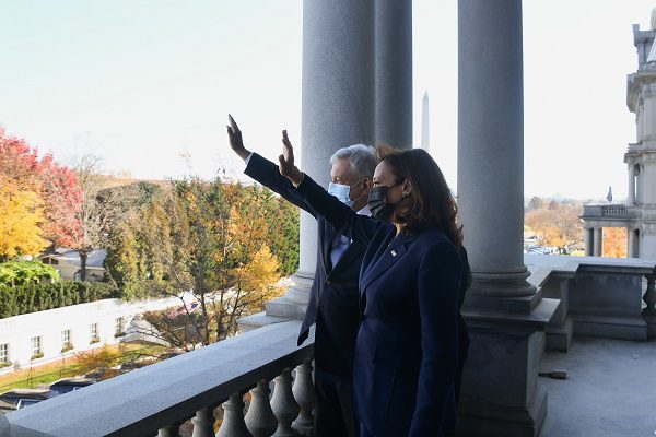 AMLO plantea a Kamala Harris integrar a América en un solo bloque comercial