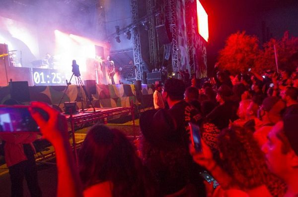 Joven pierde celular en Pa’l Norte y aparece en la Plaza de la Tecnología