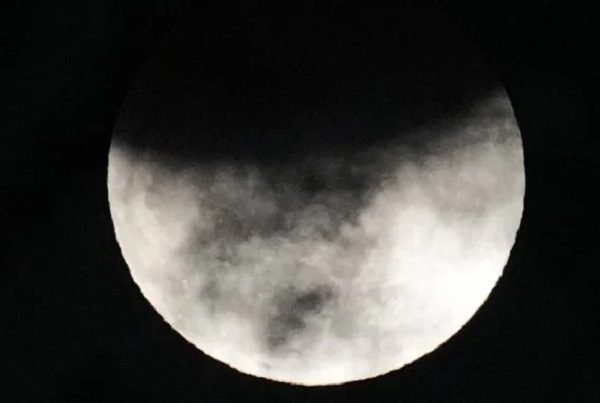 Un eclipse lunar se pudo apreciar desde México durante esta madrugada