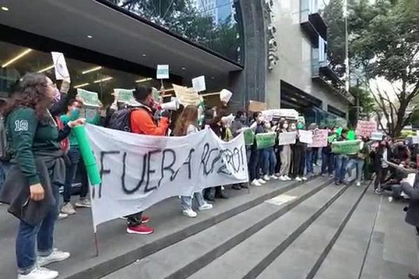 Comunidad del CIDE se manifiesta contra su director en el Conacyt