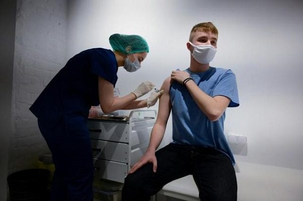 EE.UU a un paso de aprobar tercera dosis de vacuna contra Covid-19