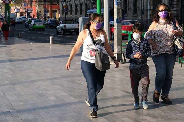 Jorge Alcocer advierte "indicios de una cuarta ola" de Covid-19 en México