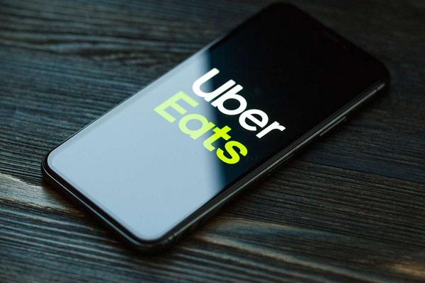 Uber Eats ya permite a clientes realizar pedidos de cannabis, pero en Canadá