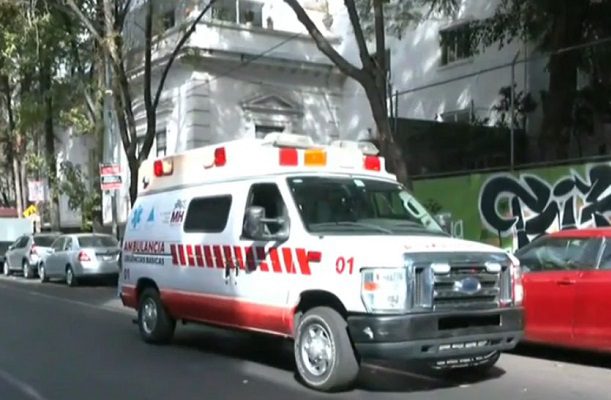 Maestra intenta arrojarse de balcón en escuela primaria de la Miguel Hidalgo