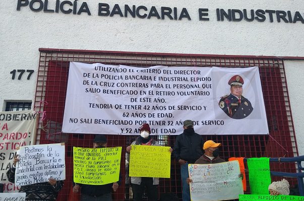 Policías de la PBI mantienen por tercer día consecutivo de bloqueos en Eje Central