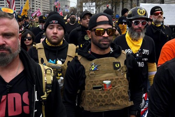 Comité que investiga asalto al Capitolio cita a líderes de organizaciones extremistas