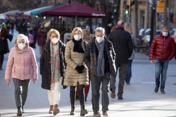 Ante aumento de contagios, Eslovaquia impone confinamiento nacional