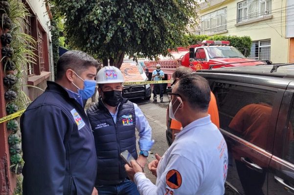 Explosión por acumulación de gas deja vehículos dañados, pero no heridos, en MH