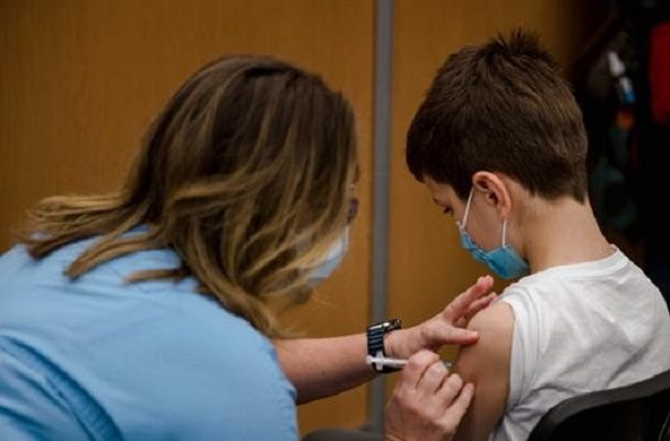 Chile aprueba vacunar a niños de 3 a 6 años con vacuna de Sinovac