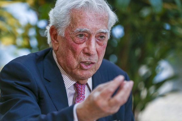 Mario Vargas Llosa es elegido miembro de la Academia Francesa de la lengua