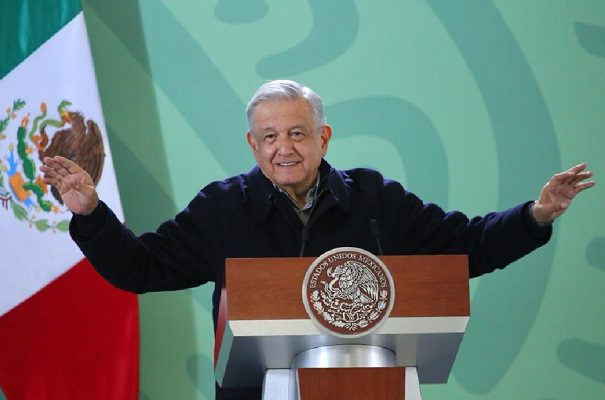 AMLO celebra que Coparmex proponga aumento del salario mínimo