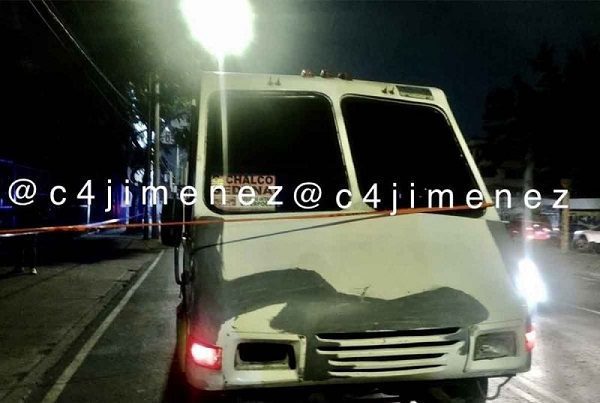 Asaltantes matan a dos pasajeros durante atraco a micro, en Iztapalapa