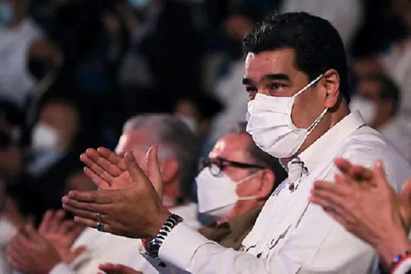 Maduro califica de "espías" a observadores electorales de la UE en últimos comicios