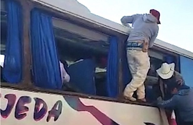 17 personas permanecen hospitalizadas por accidente en la Joquicingo-Malinalco