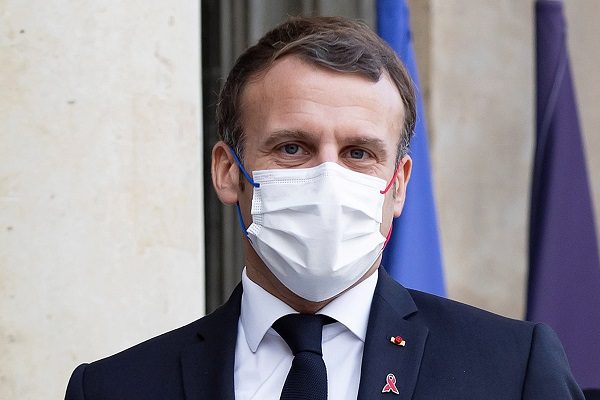 Emmanuel Macron, presidente de Francia, recibe dosis de refuerzo