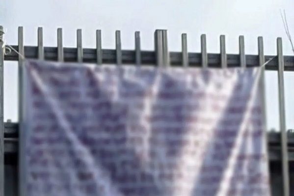 Localizan manta con mensaje para servidores públicos, en Álvaro Obregón