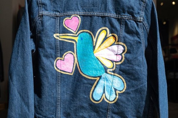 Levi’s niega plagio y apropiación cultural en Oaxaca en colección customizada