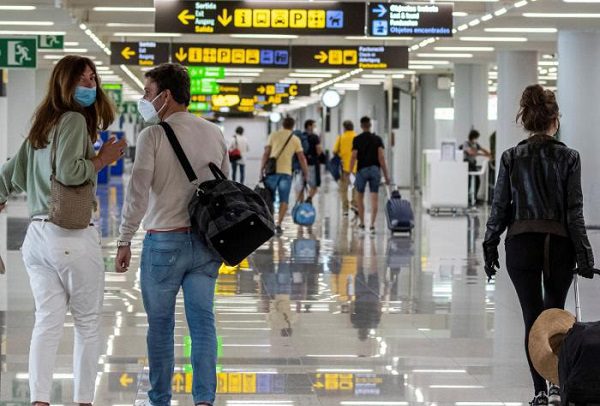 España suspende vuelos procedentes de África por variante Ómicron