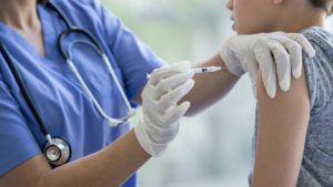 Vacunación Covid para menores de 15 a 17 años inicia el lunes en estas alcaldías