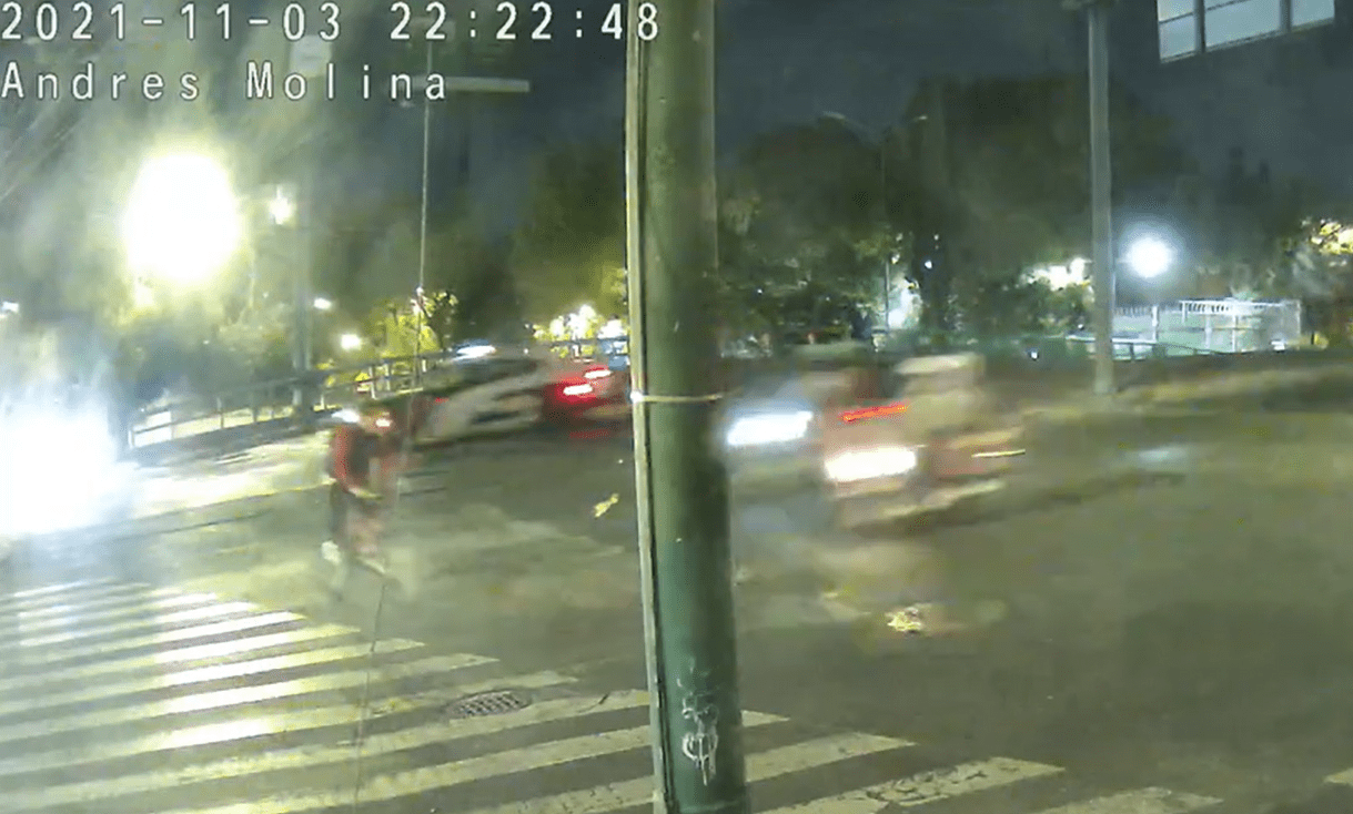Ciclista es arrollado por motociclista en CDMX #VIDEO