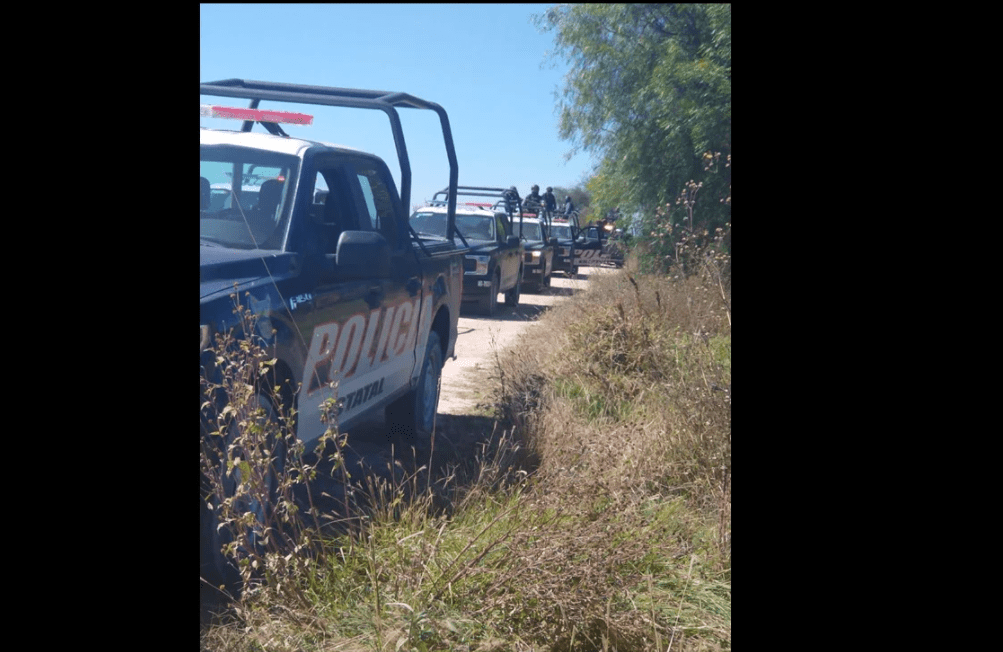 Huachicoleros enfrentan a policías y personal de Pemex en Hidalgo