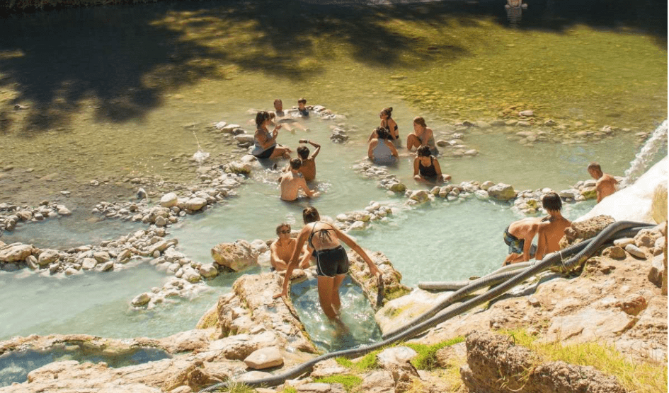 Menor de 11 años se infecta de gonorrea en piscina de agua termal
