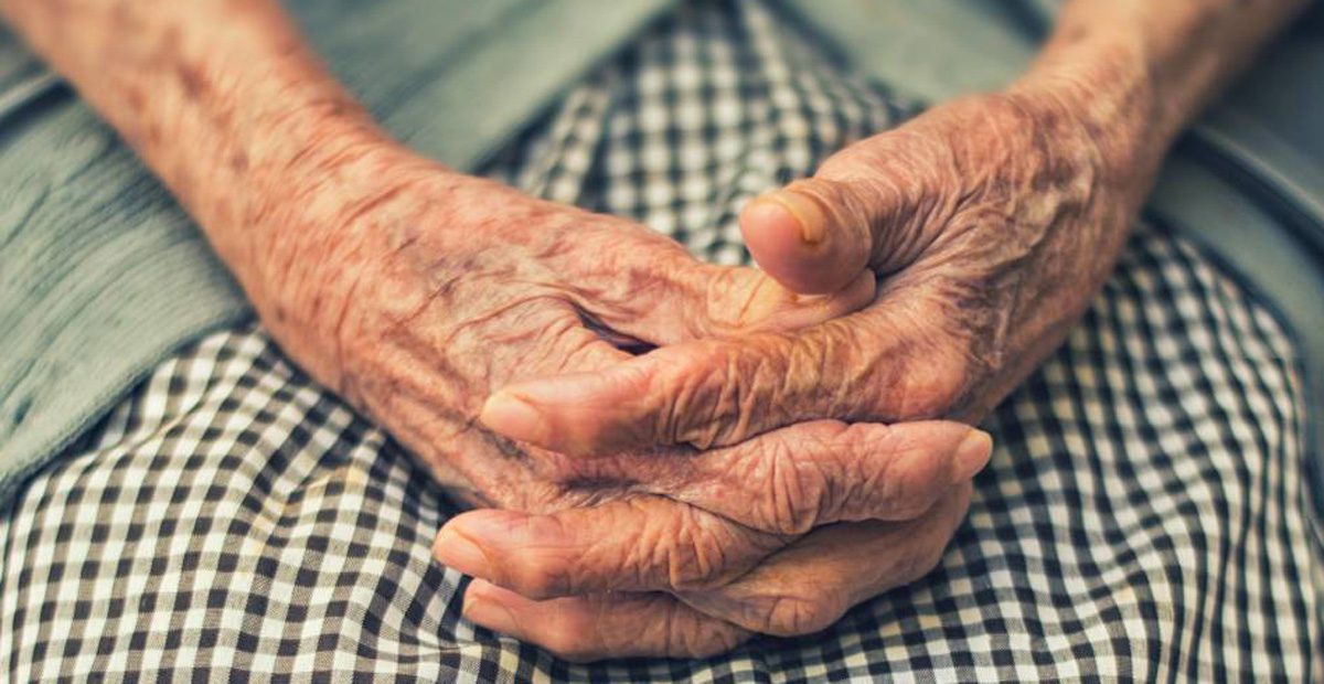 Mujer de la tercera edad