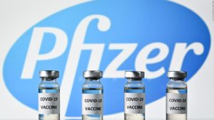 Pfizer pide a FDA ampliar uso de tercera dosis de su vacuna Covid en EU