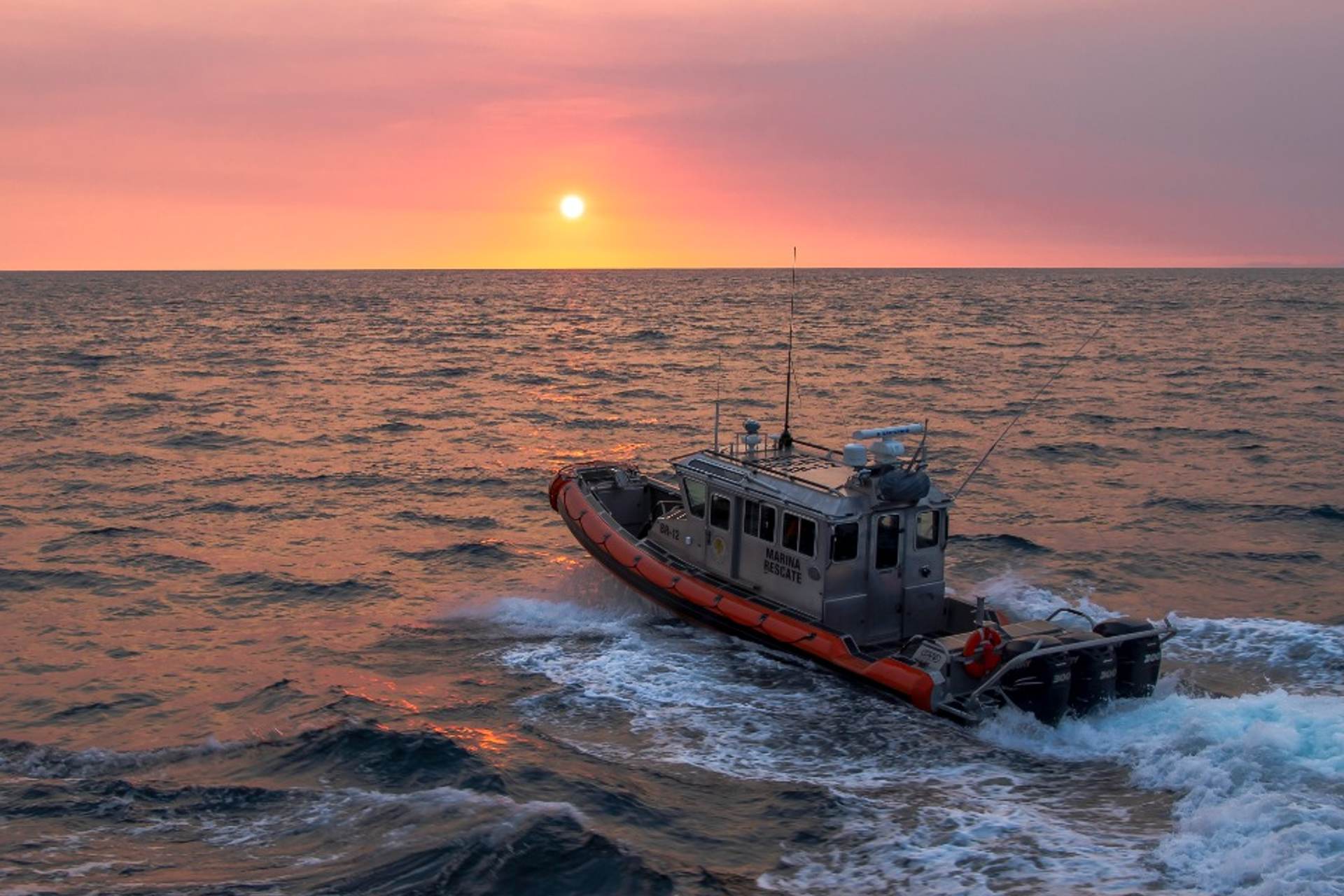 Marina rescata a náufragos en Yucatán; 17 eran migrantes