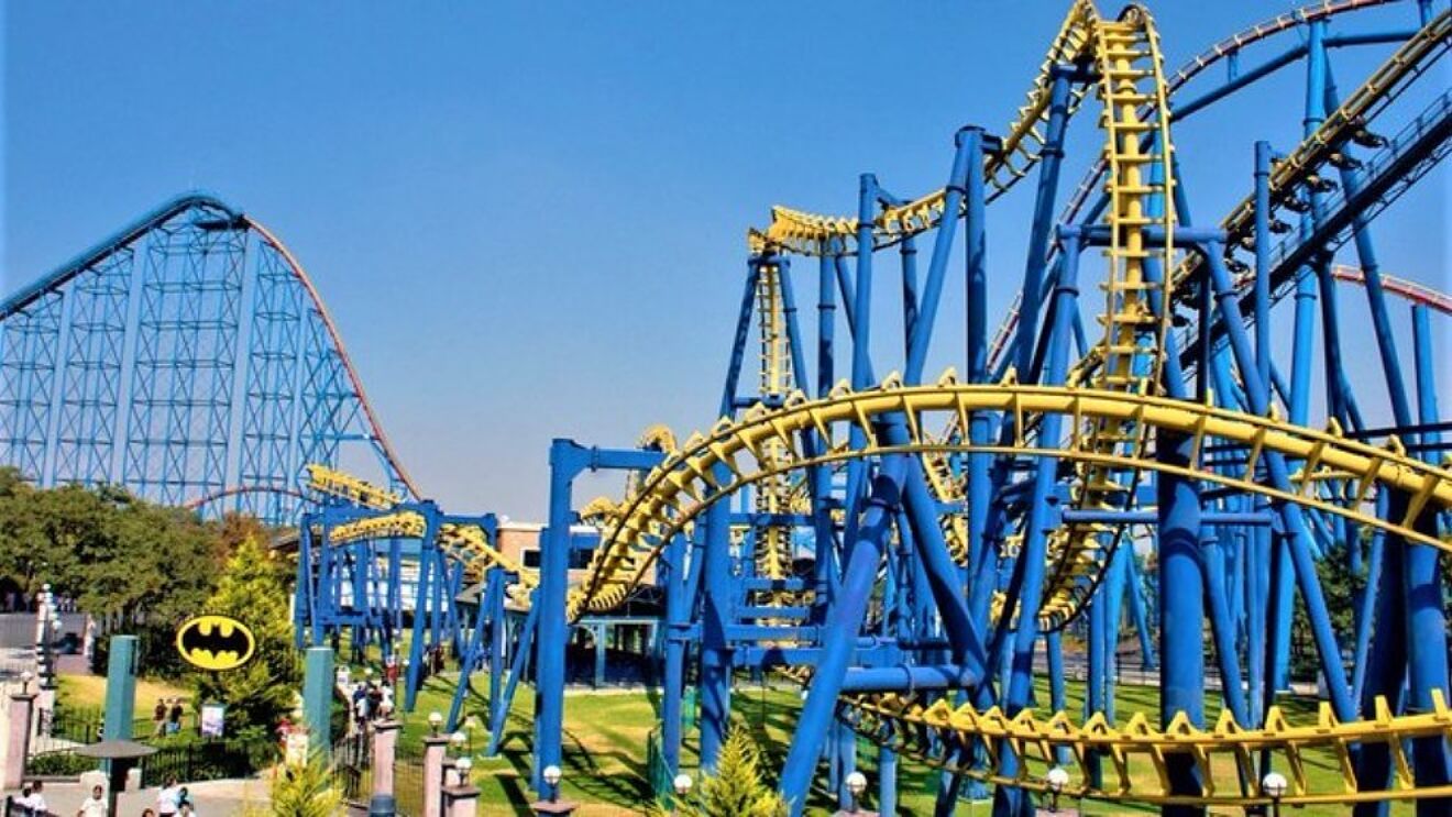 Six Flags retira política “comportamiento afectuoso” por denuncia de homofobia