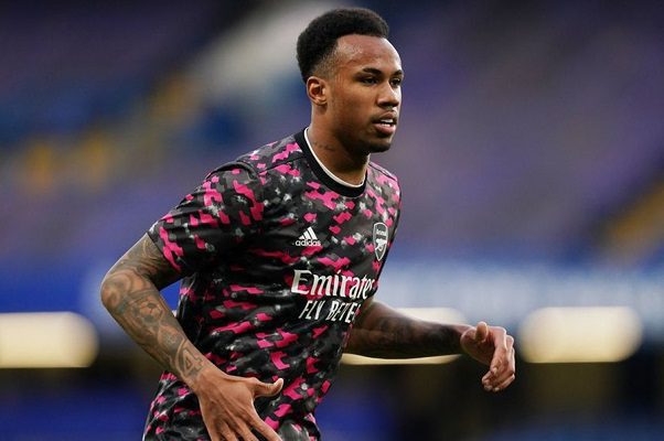 Jugador del Arsenal evita el robo de su coche y enfrenta a ladrón armado #VIDEO