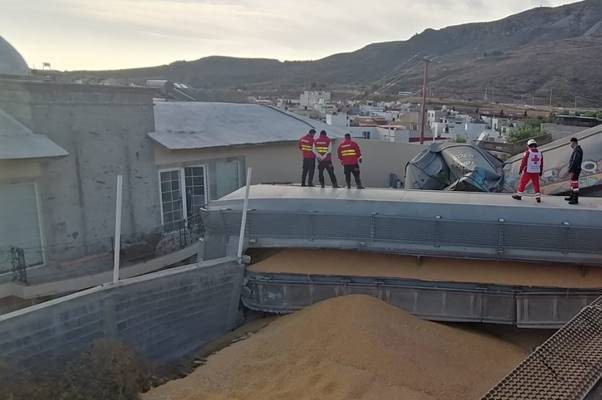 Tras choque de trenes, vagones entran hasta casa, en Zacatecas #VIDEO