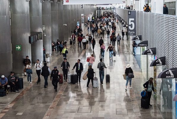 Por variante Ómicron, Secretaría de Salud pide evitar viajes internacionales