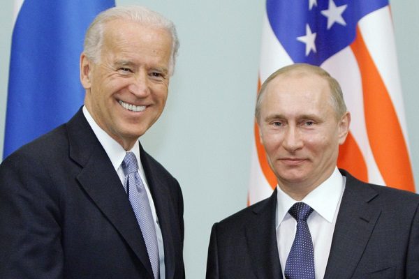 El Kremlin adelanta que se prepara una llamada entre Putin y Biden