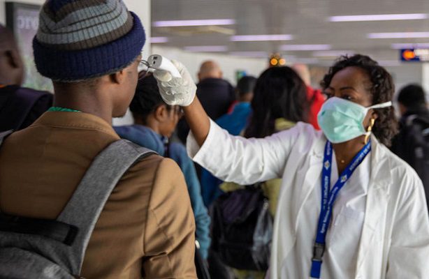 Por el momento, OMS descarta muertes vinculada a Ómicron