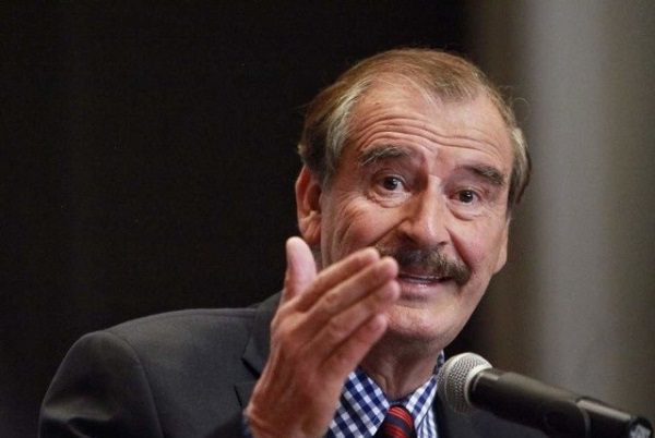 Critica AMLO a Fox por llamar “migajas” a apoyos de programas sociales