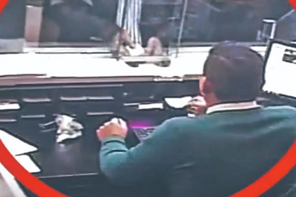 Ligan a secretario y encargada de AMLO con 'depósitos hormiga' a Morena #VIDEO