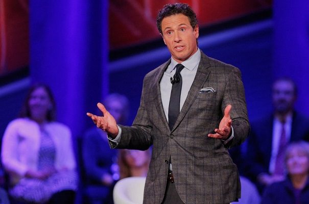 CNN despide a hermano de exgobernador de NY por ayudarlo tras acusaciones de abuso