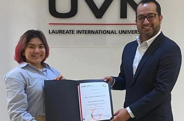 La atleta Alexa Moreno se graduó como arquitecta