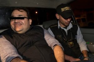 Javier Duarte obtiene amparo contra orden de aprehensión